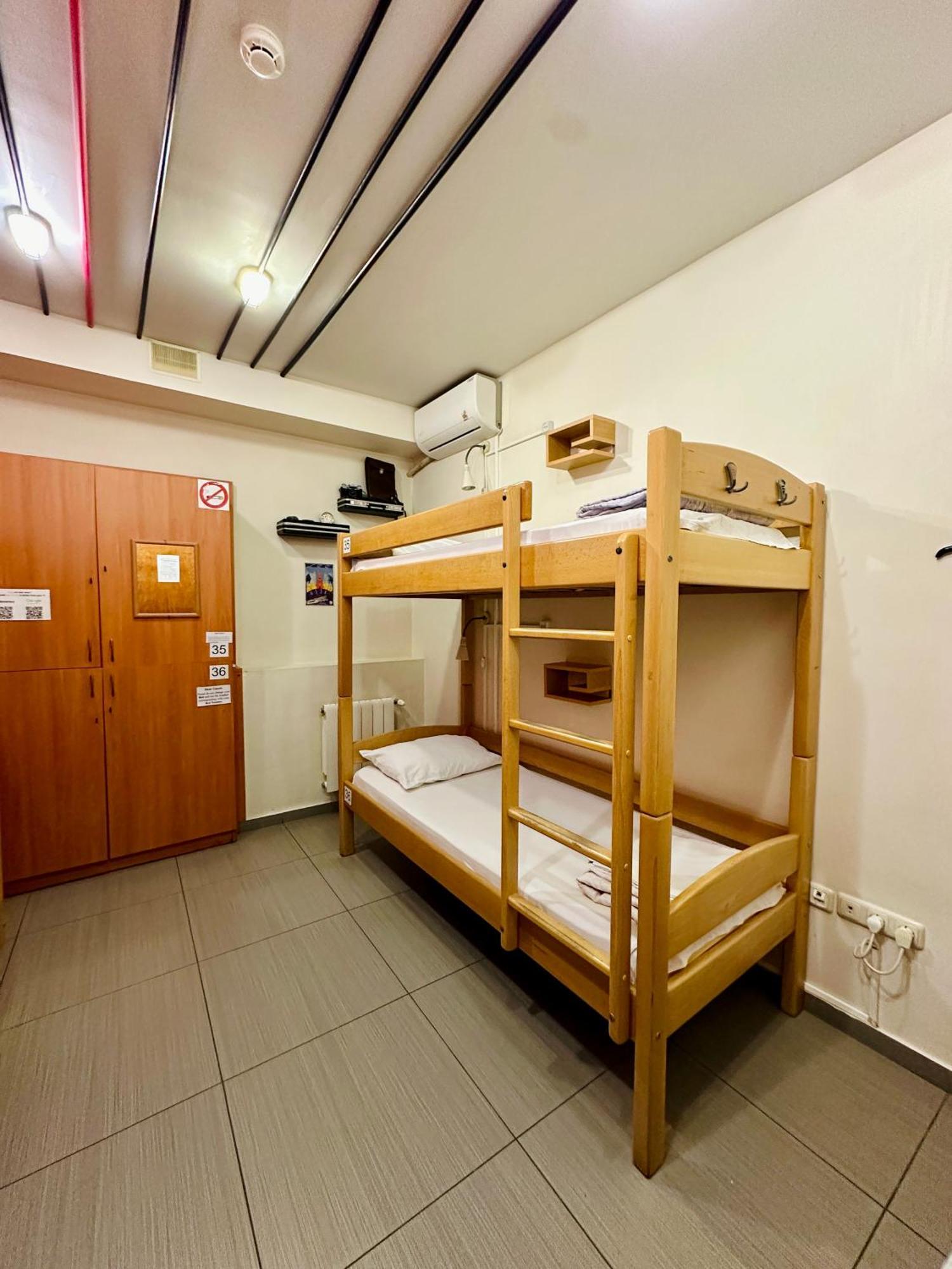 Envoy Hostel & Tours เยเรวาน ภายนอก รูปภาพ