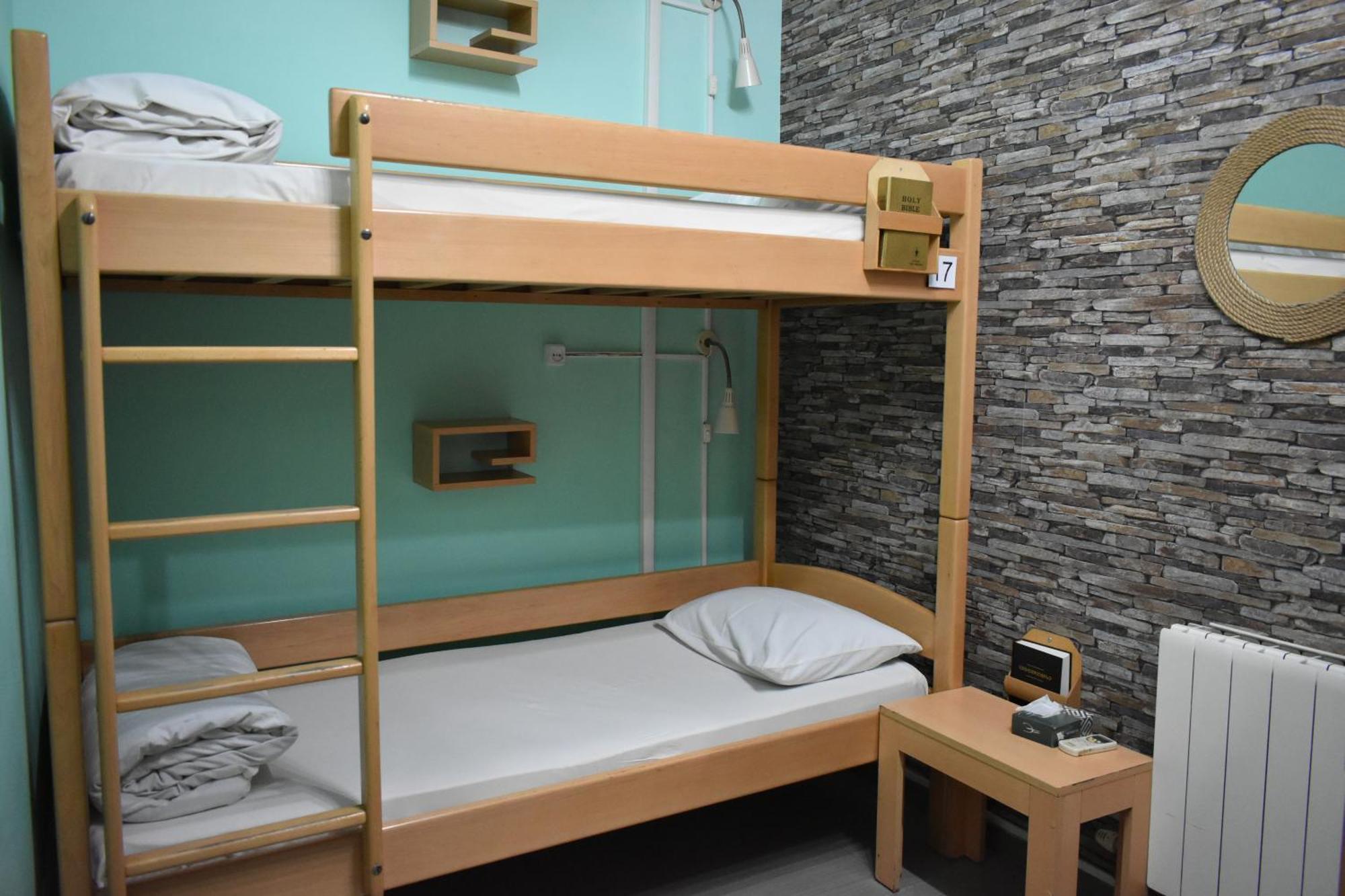 Envoy Hostel & Tours เยเรวาน ภายนอก รูปภาพ
