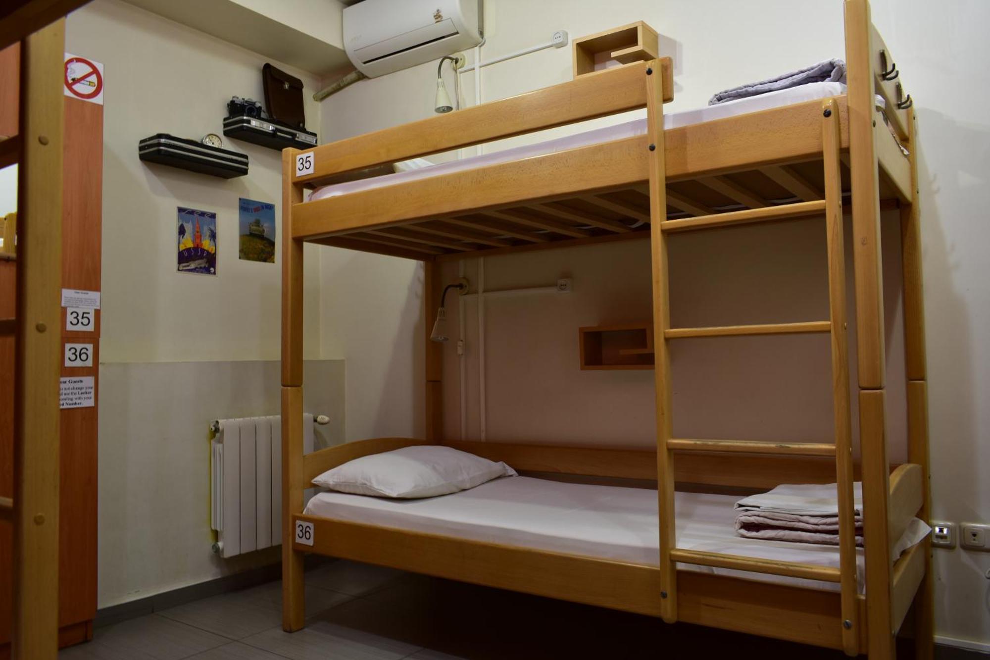Envoy Hostel & Tours เยเรวาน ภายนอก รูปภาพ