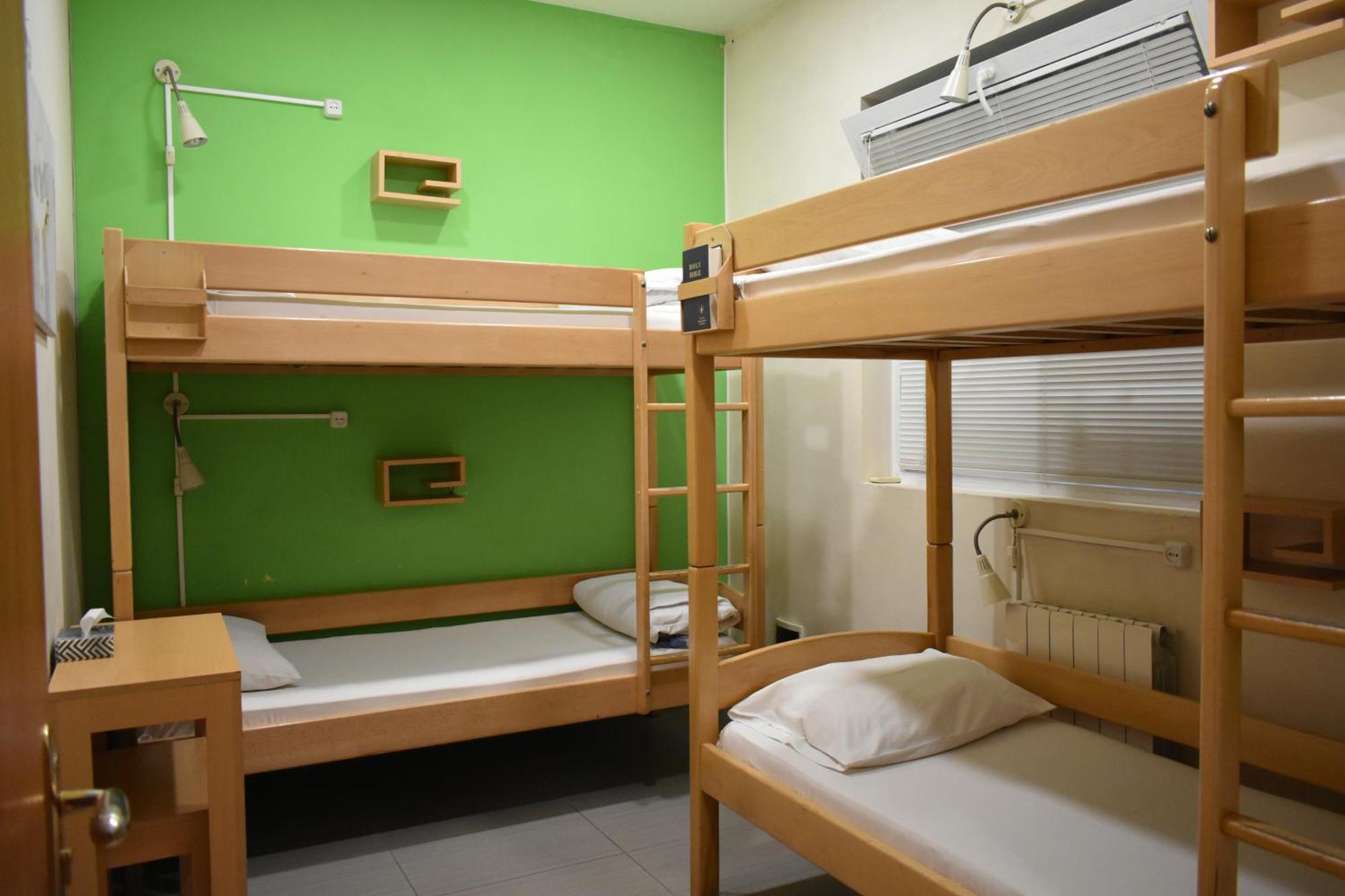 Envoy Hostel & Tours เยเรวาน ภายนอก รูปภาพ
