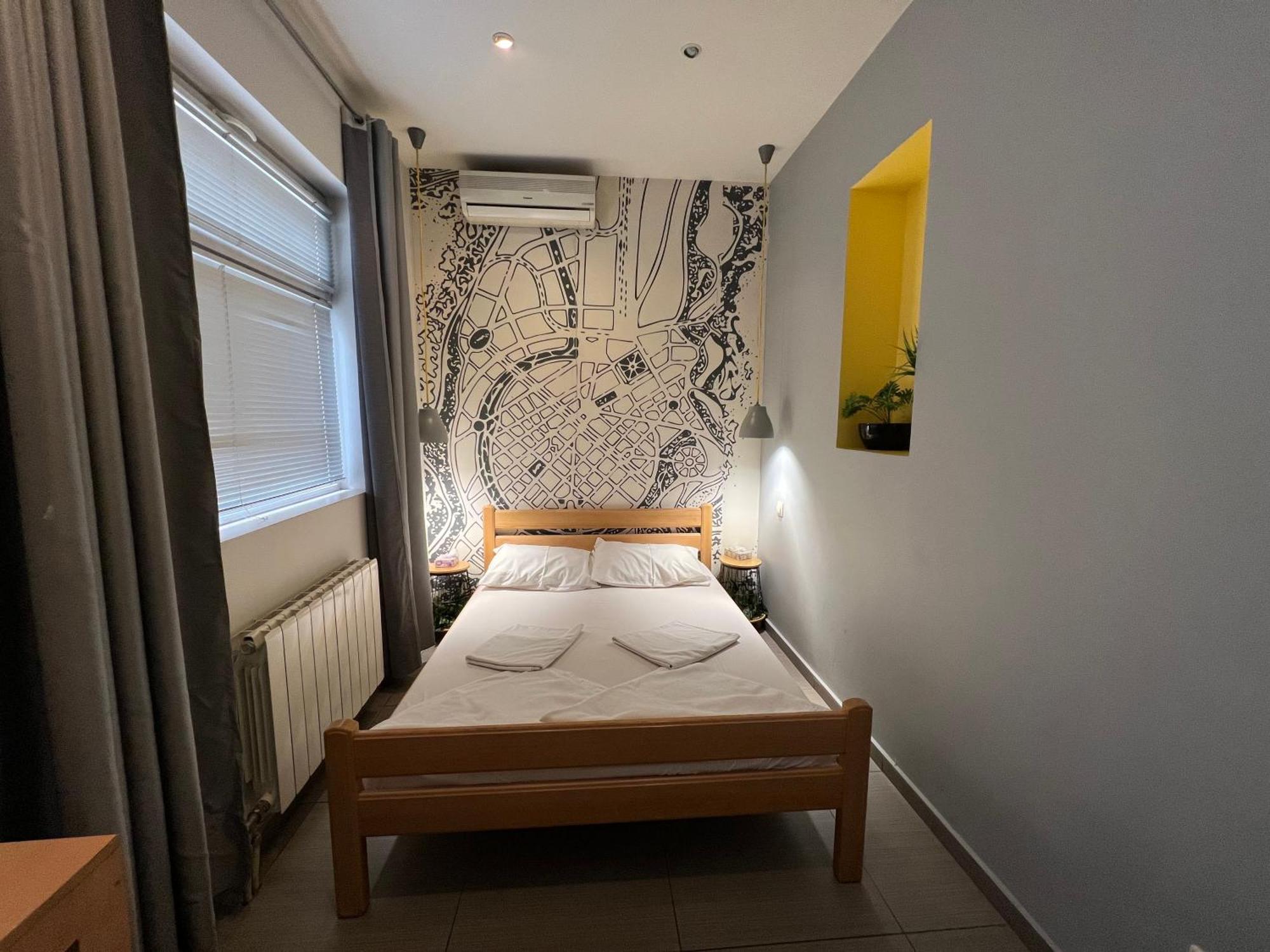 Envoy Hostel & Tours เยเรวาน ภายนอก รูปภาพ