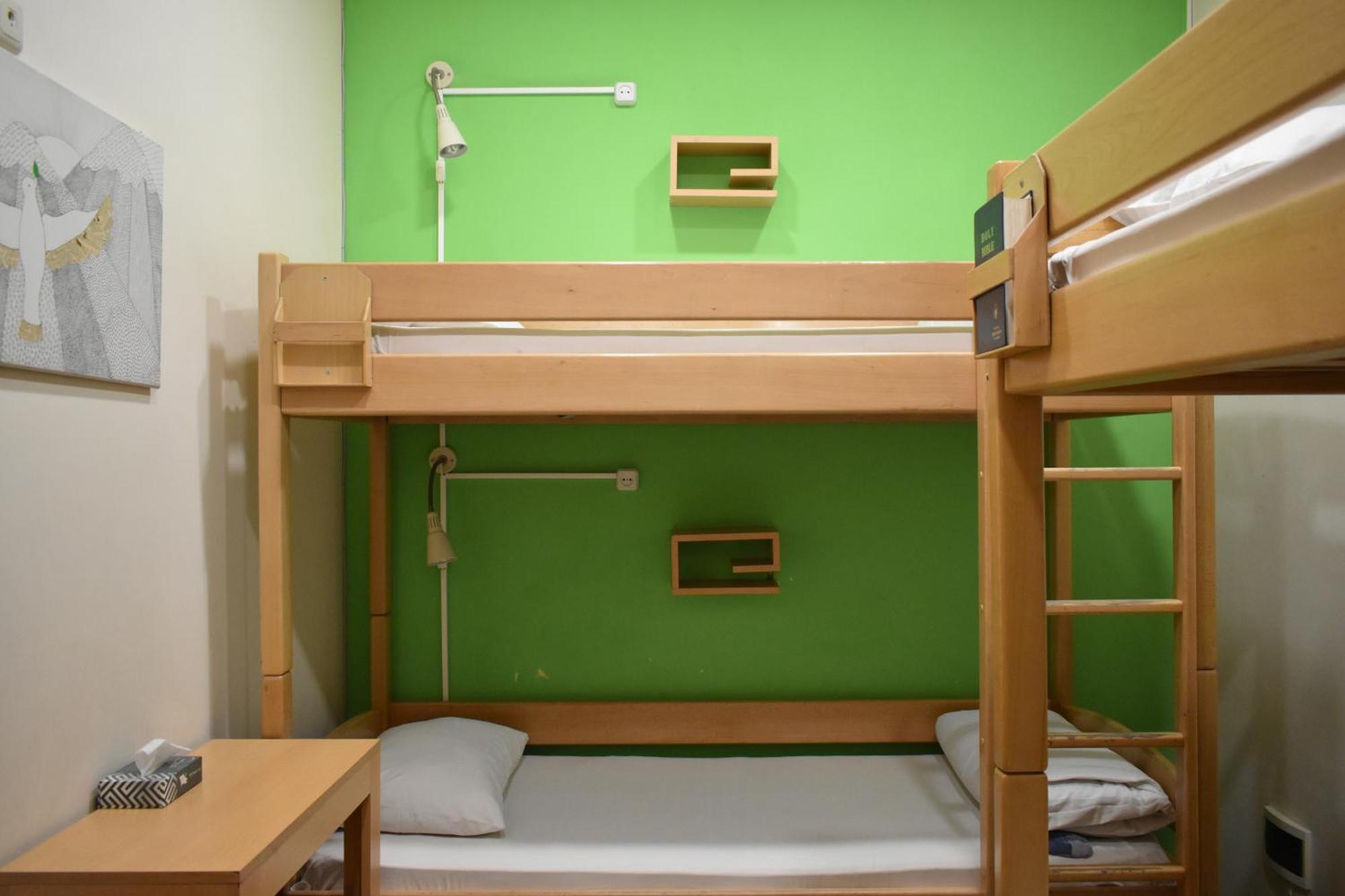Envoy Hostel & Tours เยเรวาน ภายนอก รูปภาพ
