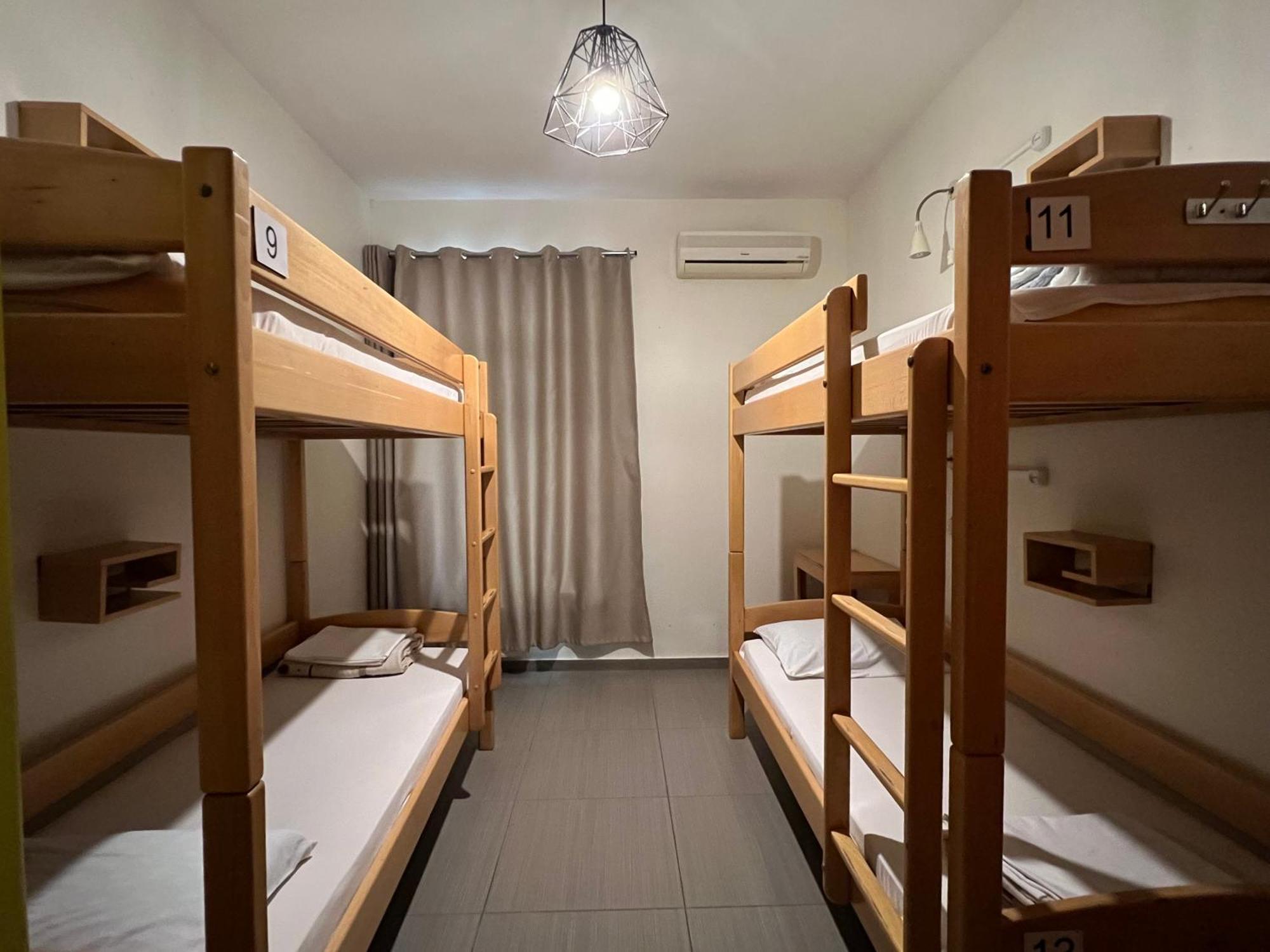 Envoy Hostel & Tours เยเรวาน ภายนอก รูปภาพ