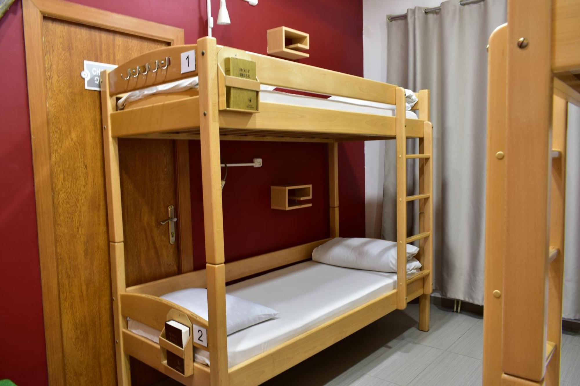 Envoy Hostel & Tours เยเรวาน ภายนอก รูปภาพ