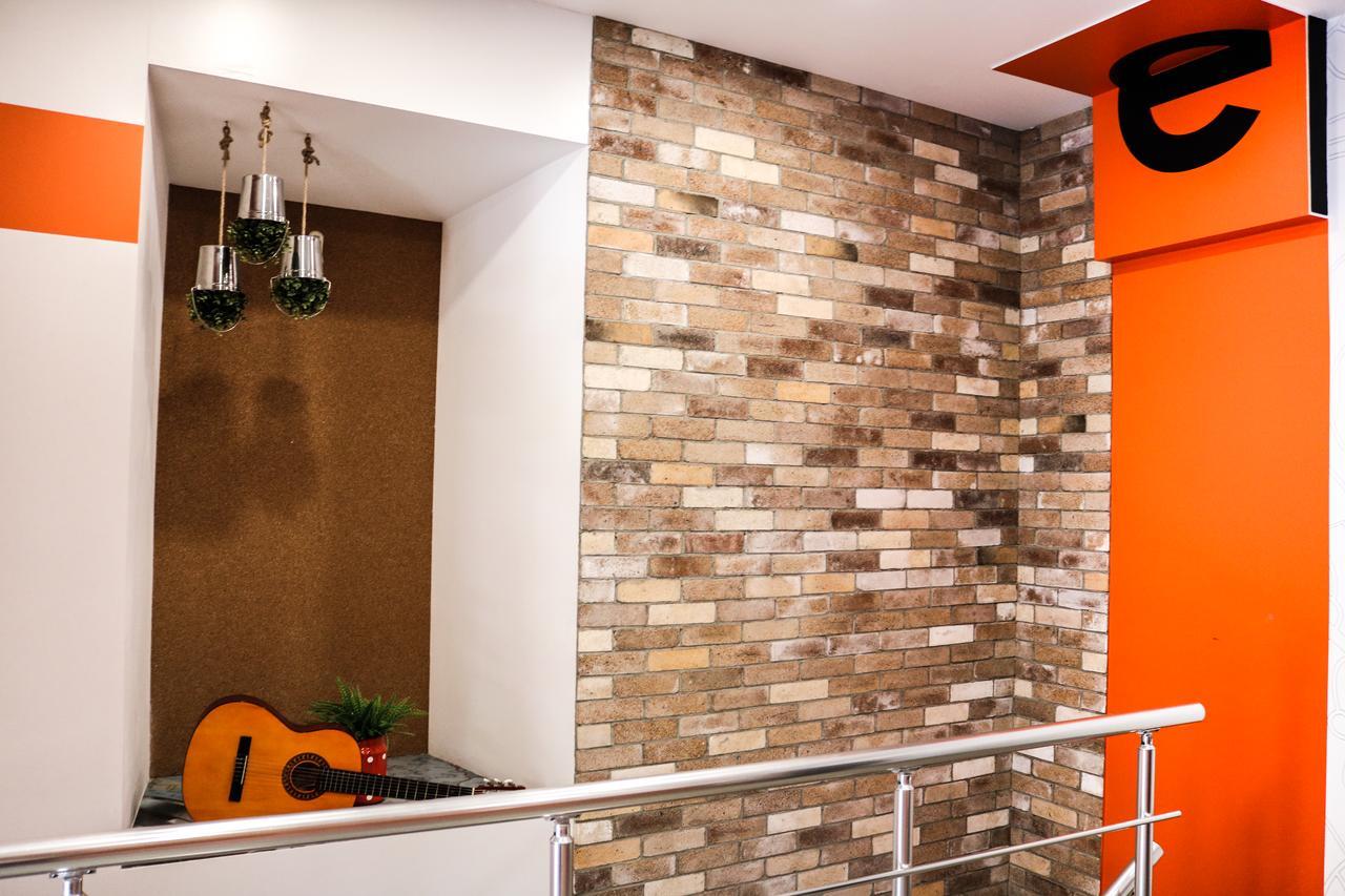 Envoy Hostel & Tours เยเรวาน ภายนอก รูปภาพ