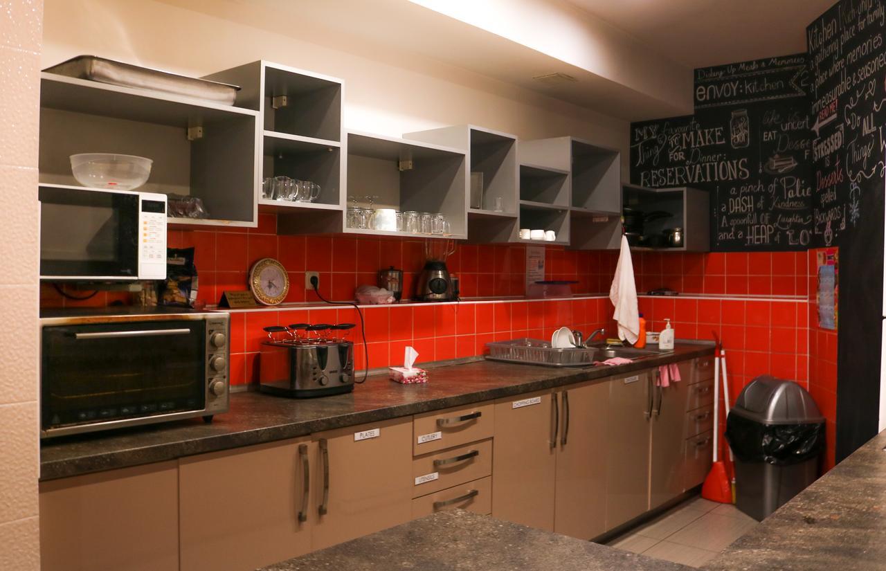 Envoy Hostel & Tours เยเรวาน ภายนอก รูปภาพ
