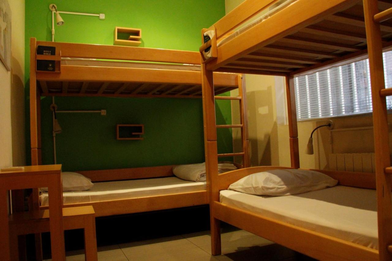 Envoy Hostel & Tours เยเรวาน ภายนอก รูปภาพ